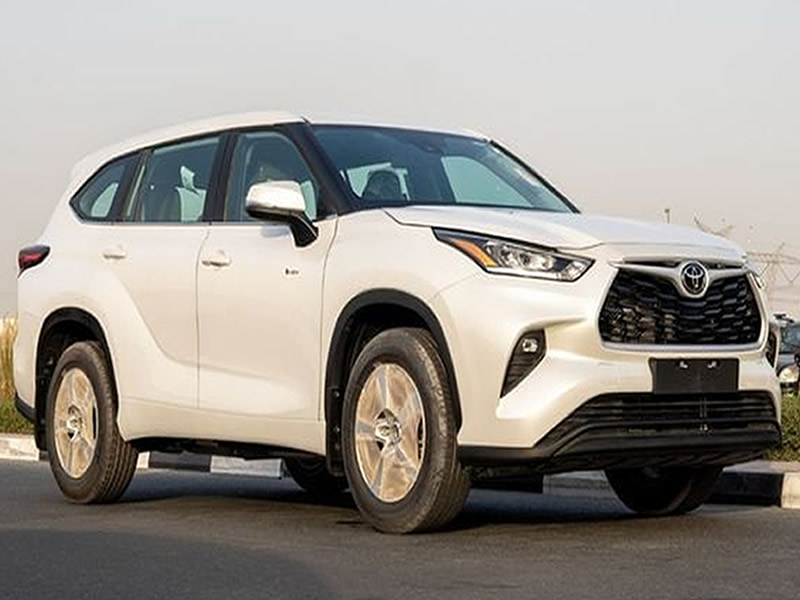 White Toyota HighLander